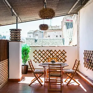 https://alhambra-view-penthouse-private-parking-optional.es-andalucia.com